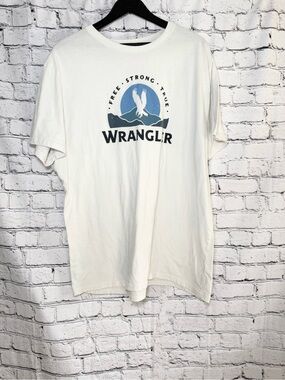 Wrangler. White graphic tshirt. Size XXL